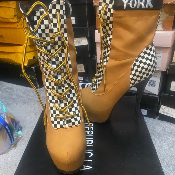 Shenique Boutique Shoes - Tan Ankle Boots